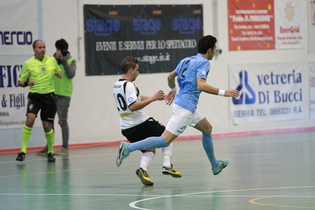 参加当地的 参加当地的